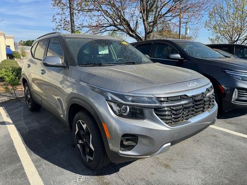 Certified 2025 Kia Seltos S image 1