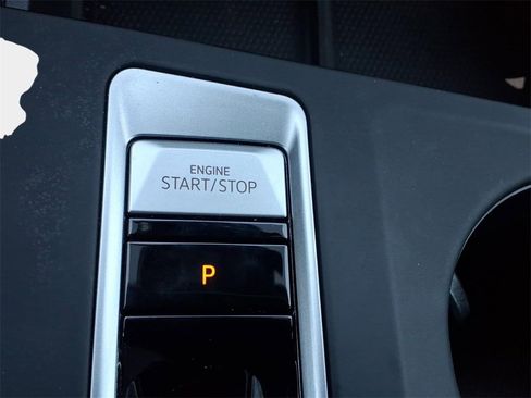 Used 2024 Volkswagen Atlas Cross Sport SE image 22