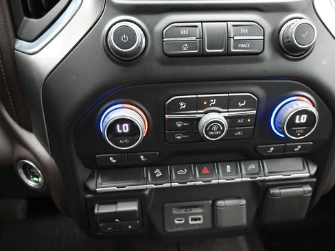 Used 2022 Chevrolet Silverado 3500 LTZ image 21