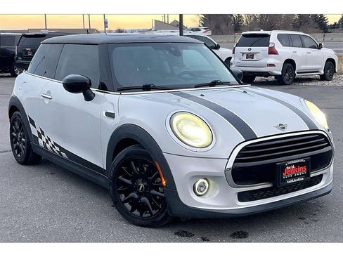 Used 2020 MINI Cooper 2-Door Hardtop image 2
