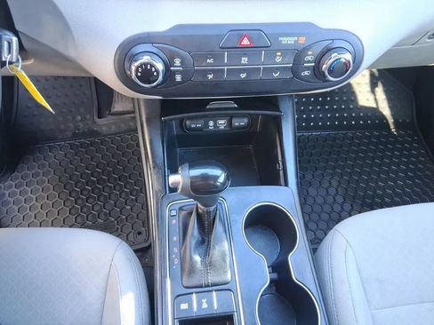 Used 2017 Kia Sorento AWD image 15