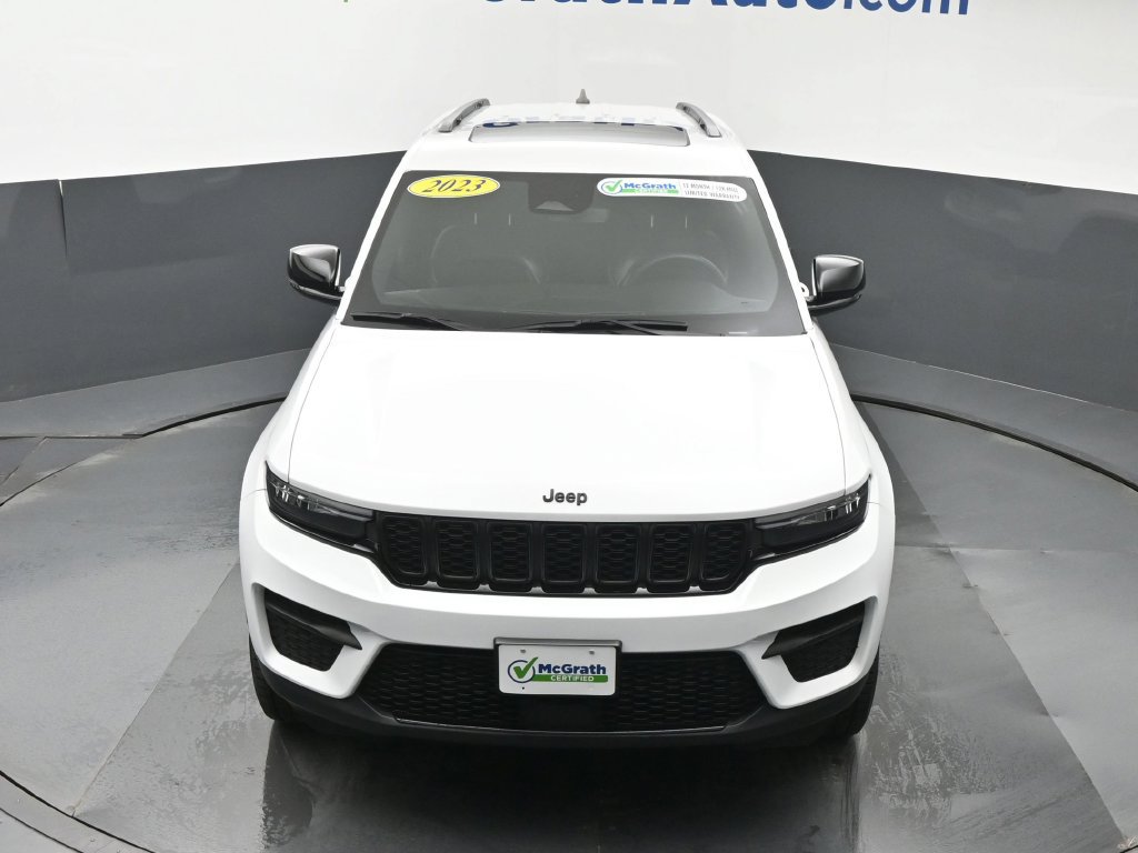 Used 2023 Jeep Grand Cherokee Altitude AWD/4WD image 31