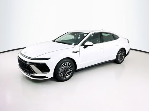 Used 2025 Hyundai Sonata SEL image 3