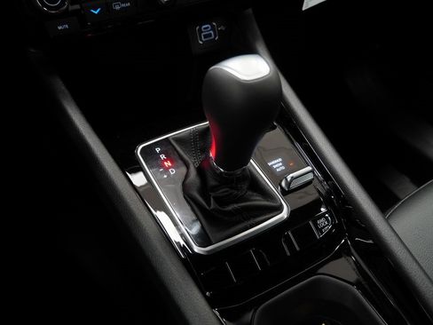 New 2026 Jeep Compass Limited image 24