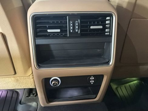 Used 2023 Porsche Cayenne AWD/4WD image 34