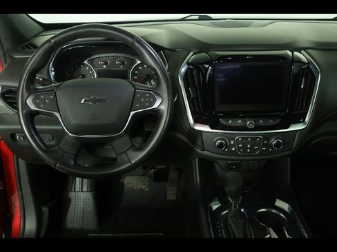 Used 2022 Chevrolet Traverse LT w/ Midnight/Sport Edition image 18