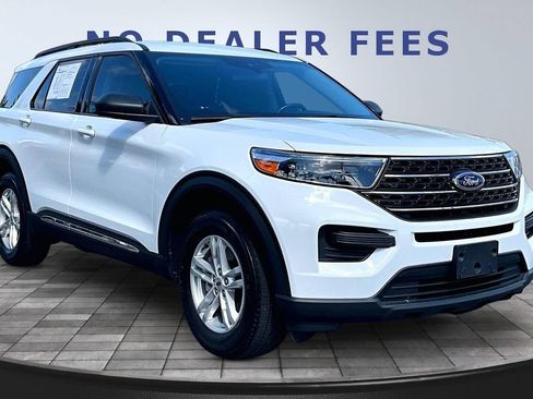 Used 2022 Ford Explorer XLT w/ Class IV Trailer Tow Package AWD/4WD image 3