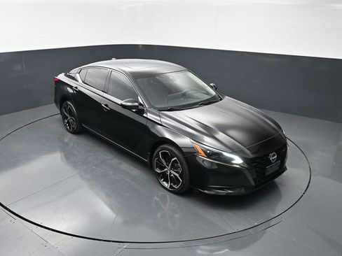 Used 2023 Nissan Altima 2.5 SR w/ SR Premium Package AWD/4WD image 19