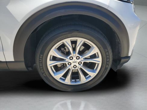 Used 2020 Ford Explorer XLT w/ Equipment Group 202A image 6