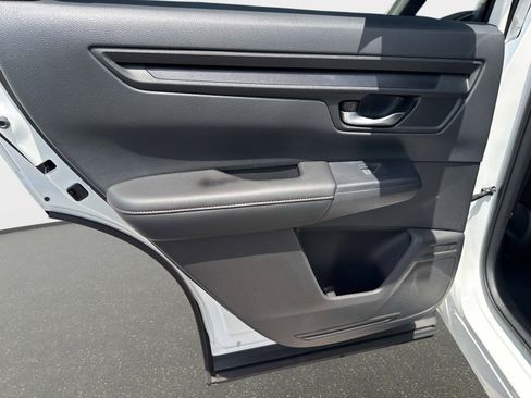 Used 2024 Honda CR-V Sport image 11