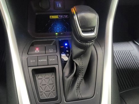 Used 2023 Toyota RAV4 Limited image 18