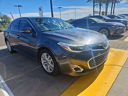 Used 2013 Toyota Avalon XLE image 2