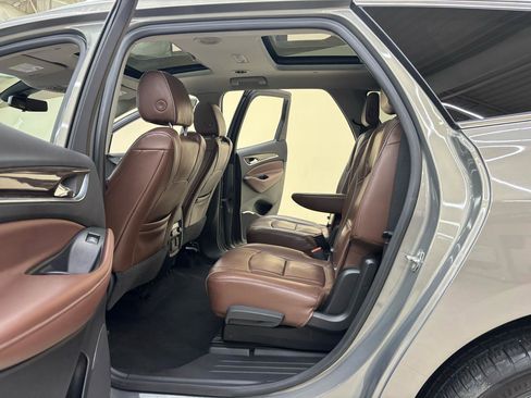 Used 2018 Buick Enclave Avenir w/ Avenir Technology Package FWD image 24