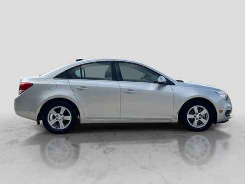 Used 2016 Chevrolet Cruze LT FWD image 7
