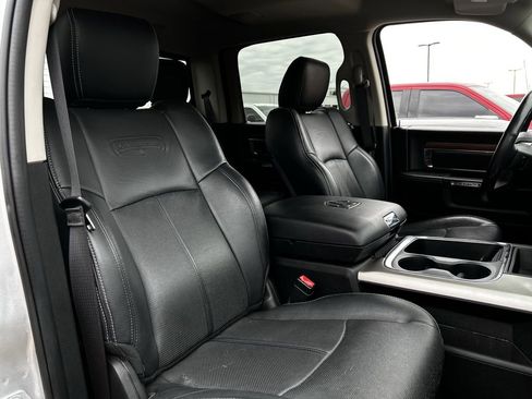 Used 2018 RAM 3500 Laramie w/ Convenience Group AWD/4WD image 29