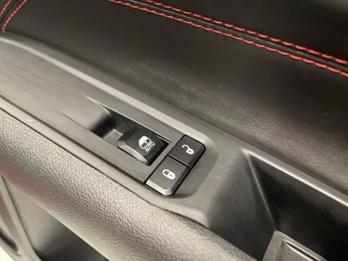 Used 2025 Jeep Compass Trailhawk image 27