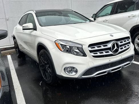 Used 2018 Mercedes-Benz GLA 250 4MATIC image 2