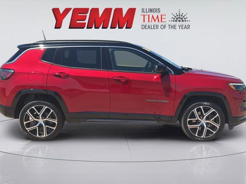 Used 2024 Jeep Compass Limited w/ Elite Group AWD/4WD image 11