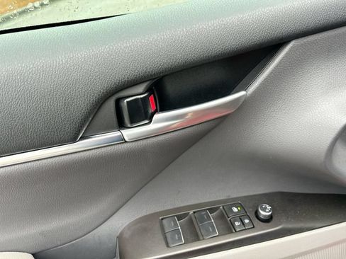 Used 2024 Toyota Camry XSE FWD image 16