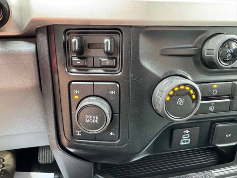 Used 2023 Ford F250 XLT AWD/4WD image 29