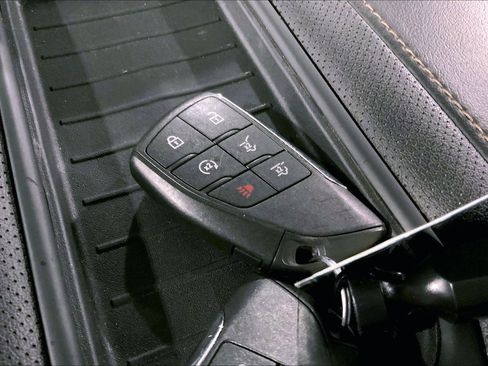 Used 2023 GMC Yukon XL AT4 image 13