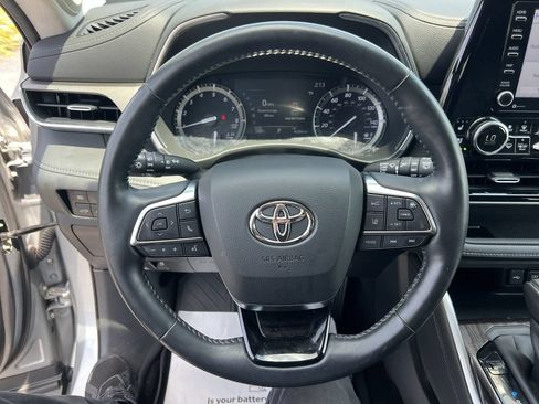 Used 2020 Toyota Highlander Limited AWD/4WD image 18