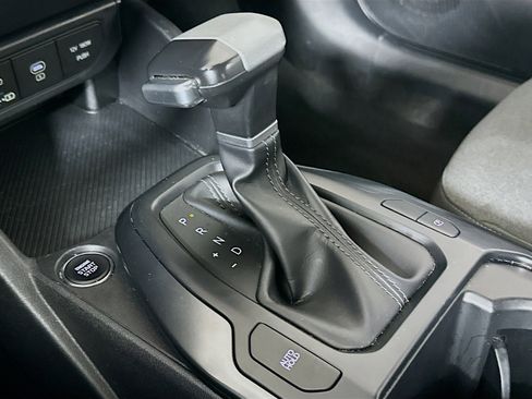 Used 2025 Kia K4 LXS image 25