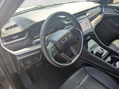 Used 2024 Jeep Grand Cherokee L Limited w/ Black Appearance Package RWD image 10