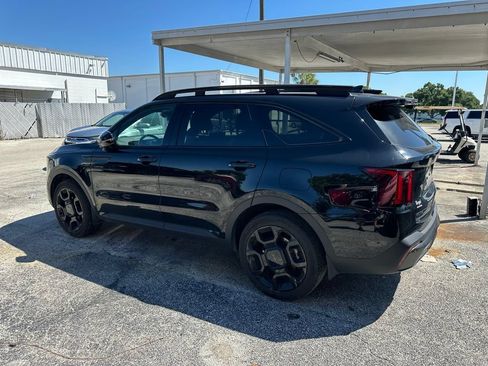 Certified 2025 Kia Sorento SX Prestige w/ Sage Leather Package AWD/4WD image 9