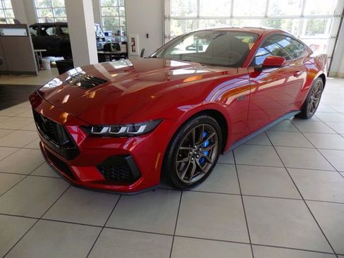 Used 2024 Ford Mustang GT Premium RWD image 3