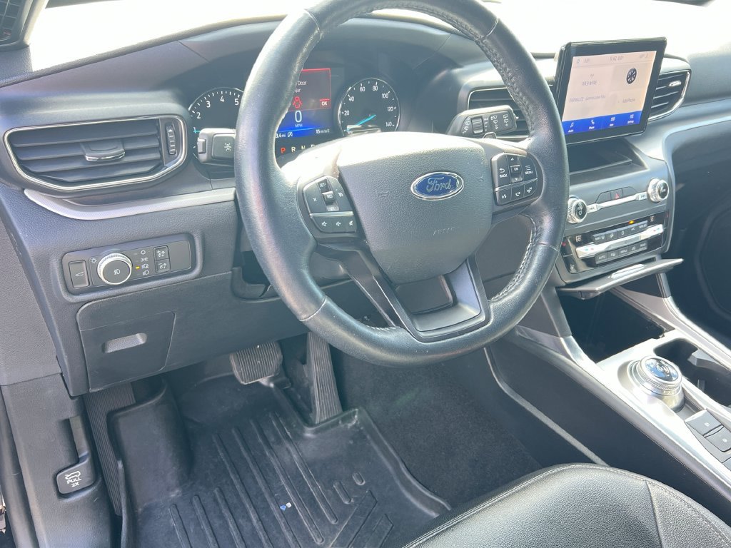 Used 2020 Ford Explorer XLT w/ Equipment Group 202A AWD/4WD image 41