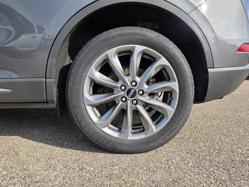 Used 2022 Lincoln Corsair FWD w/ Premium Package image 9