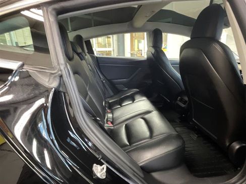 Used 2020 Tesla Model 3 Standard Range RWD image 17