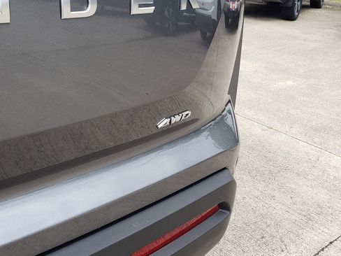 Certified 2025 Nissan Pathfinder SV image 12