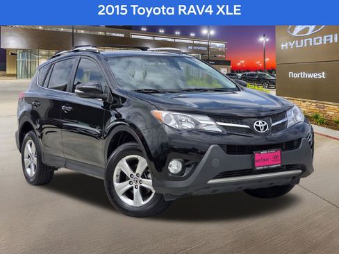 Used 2015 Toyota RAV4 XLE FWD image 1
