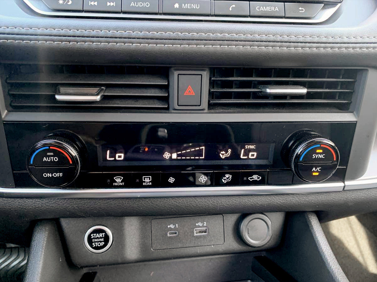 Used 2023 Nissan Rogue SV FWD image 28