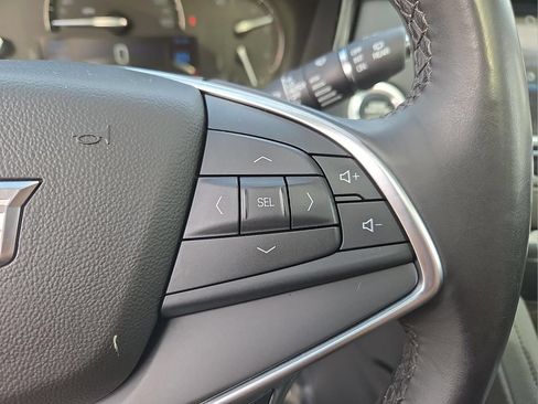 Used 2018 Cadillac XT5 Luxury w/ Driver Awareness Package AWD/4WD image 17