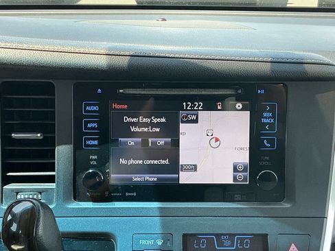 Used 2016 Toyota Sienna XLE w/ XLE Navigation Package FWD image 31