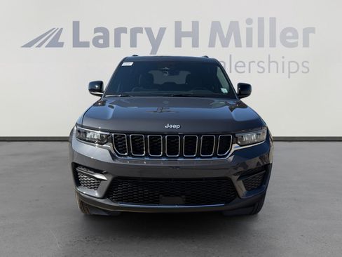 New 2025 Jeep Grand Cherokee Laredo X w/ Luxury Tech Group I image 8