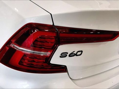 Certified 2024 Volvo S60 B5 Plus AWD/4WD image 32