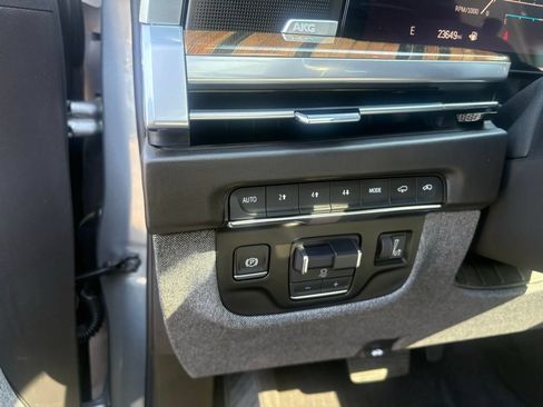 Certified 2025 Cadillac Escalade Sport Platinum AWD/4WD image 20