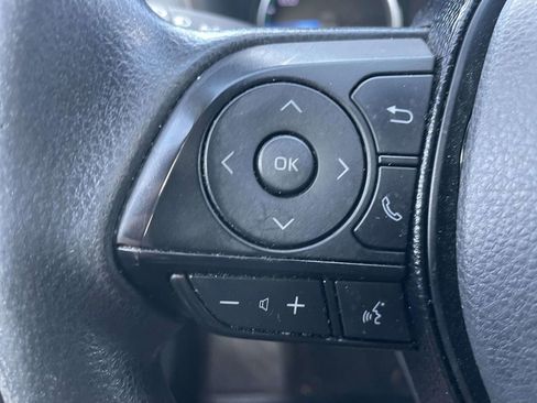 Used 2020 Toyota RAV4 LE image 30