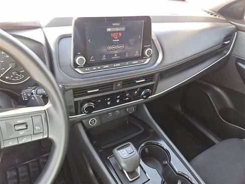 Used 2023 Nissan Rogue S image 19