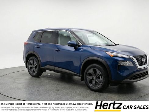 Used 2025 Nissan Rogue SV image 1