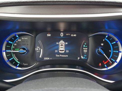 Used 2024 Chrysler Pacifica Select image 25