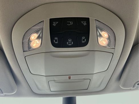 Used 2023 Chrysler Pacifica Touring-L FWD image 29