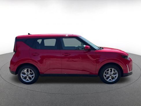 Used 2025 Kia Soul LX w/ LX Technology Package FWD image 15