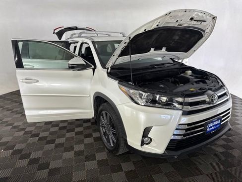 Used 2017 Toyota Highlander Limited w/ Protection Package #3 AWD/4WD image 15