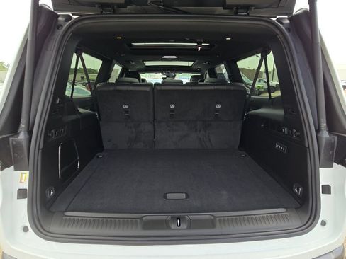New 2026 Jeep Grand Wagoneer L 4WD w/ Premium Group I image 16