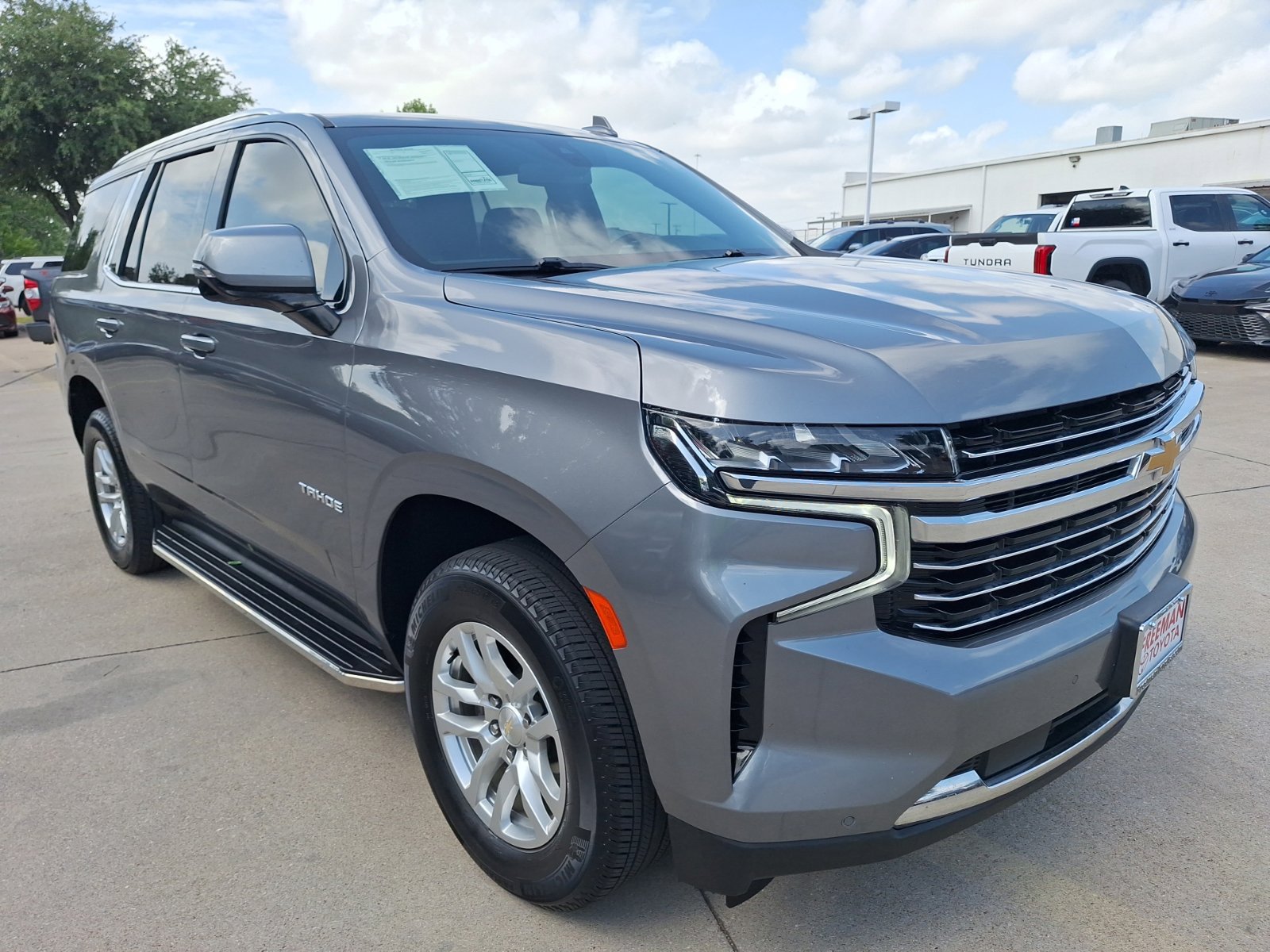 Used 2022 Chevrolet Tahoe LT w/ Luxury Package RWD image 8